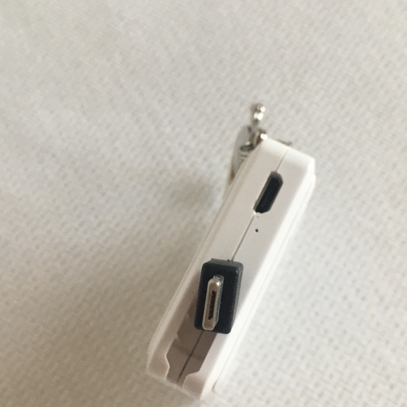 New facedrive 1200 mAh keychain mini portable iphone android battery charger - Picture 3 of 4